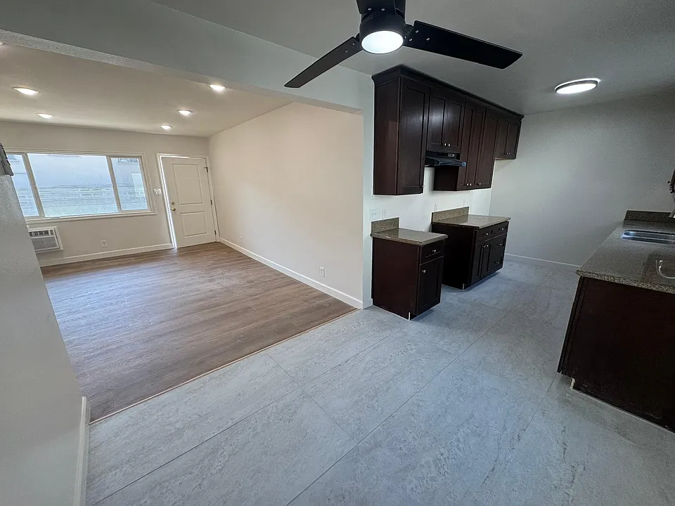341 S Mariposa Ave #4