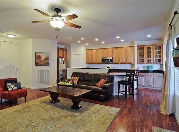 3rd image of 513 Wolfeboro Ln