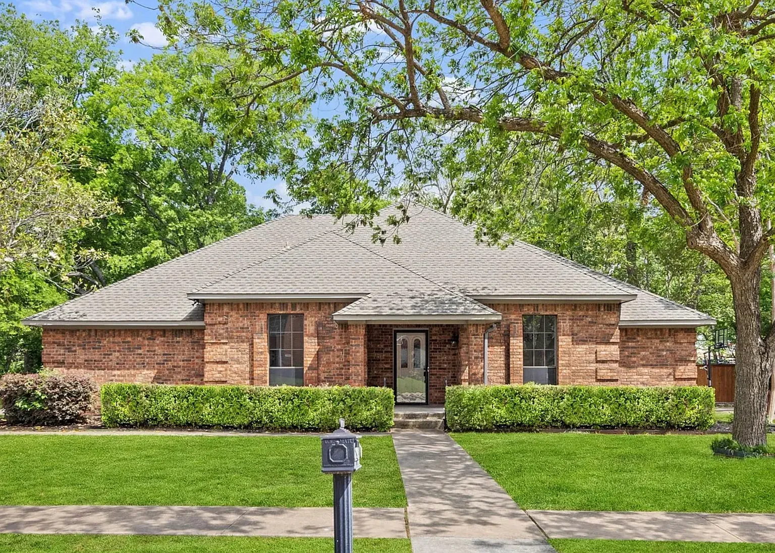 4 bed, 2669 sqft, $900 — Photo 1