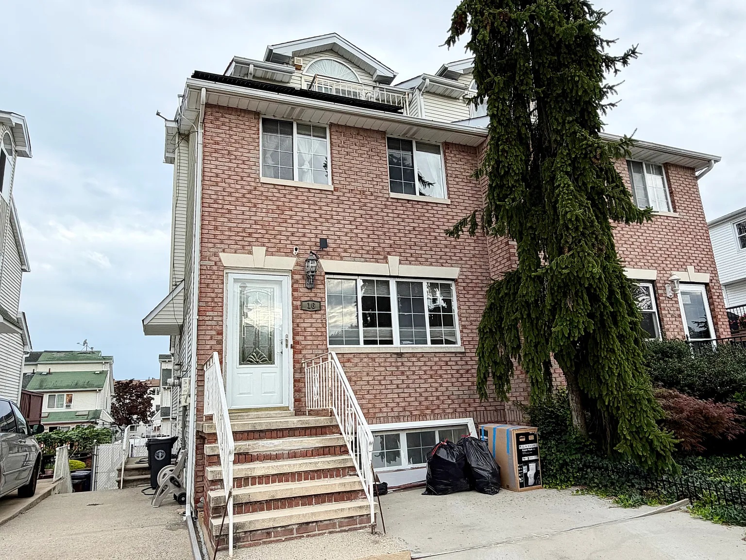 3 bed, 2.5 bath, 1640 sqft, $3,500 — Photo 1