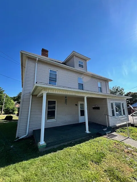 402 Straley Ave #1