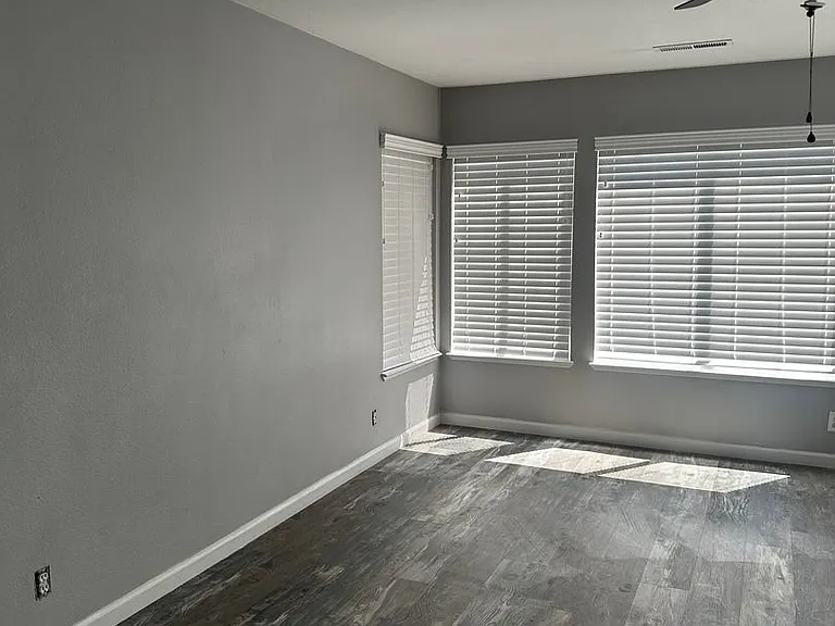 4517 Park Rose Cir — Photo 2