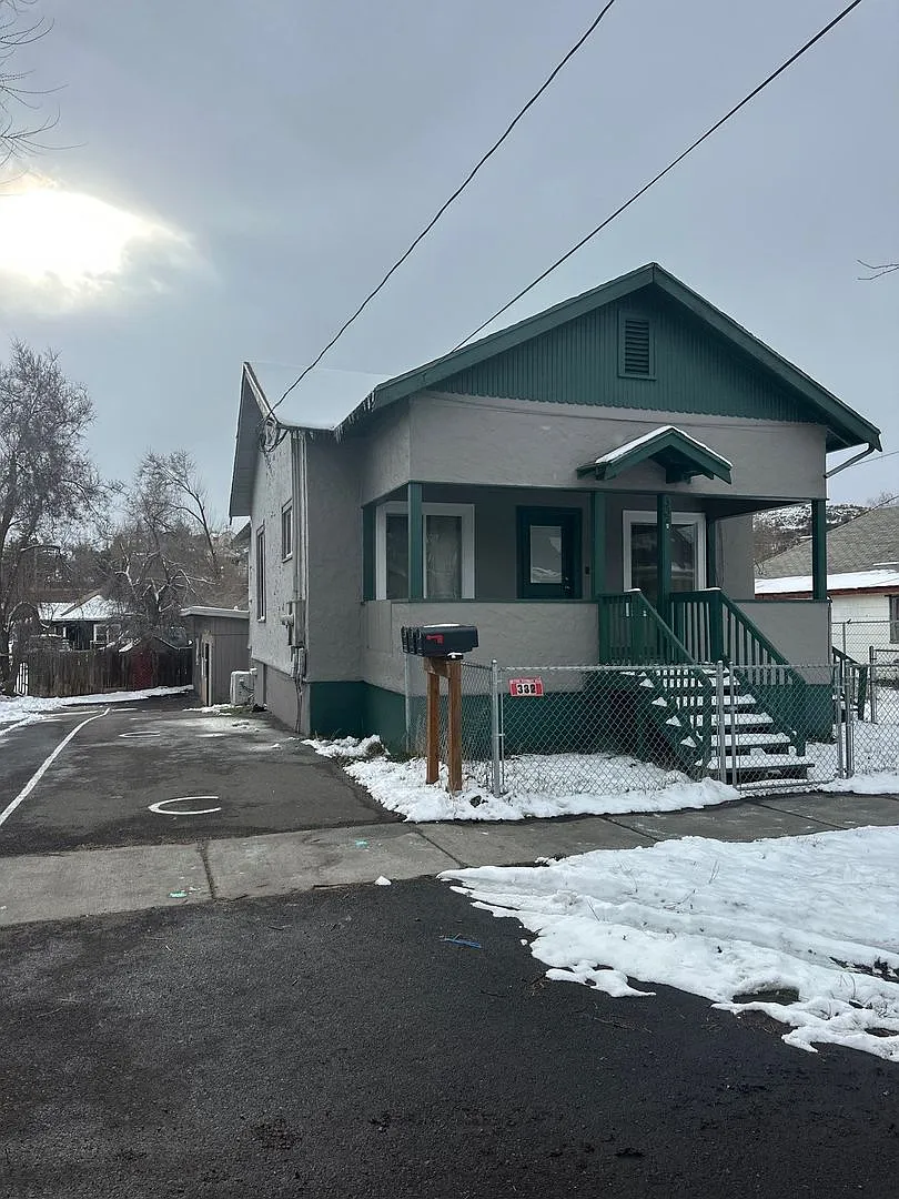 Building Photo - 332 N 10th St