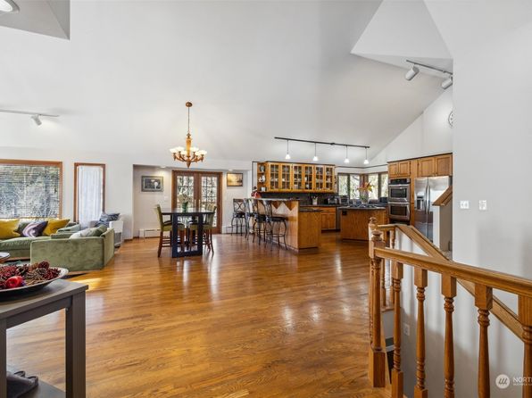 9009 NW Martin Avenue, Silverdale, WA 98383