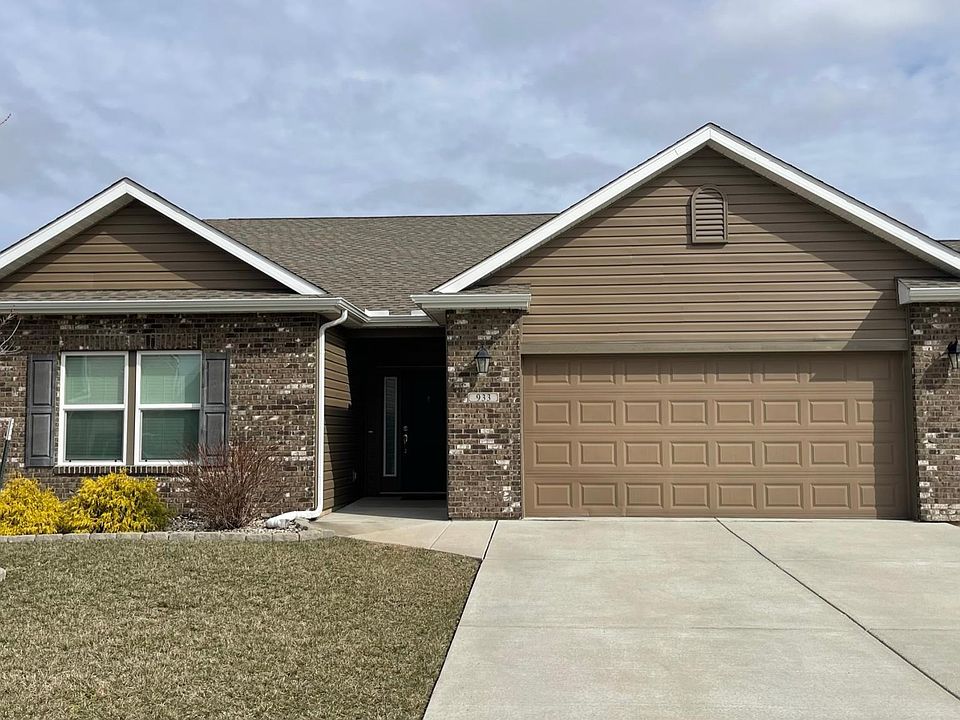 1st image of 933 Farrier Pl