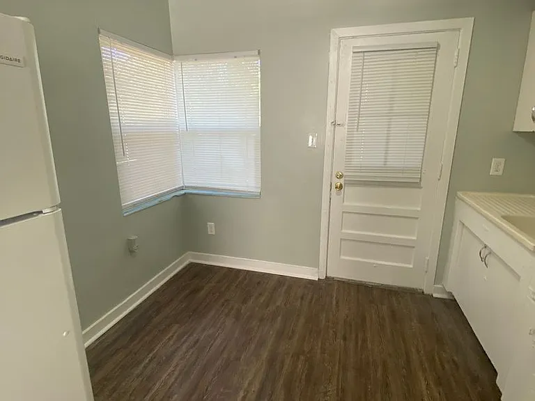 3930 Roswell Dr — Photo 7