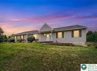 847 S Cottonwood Rd, Walnutport, PA 18088