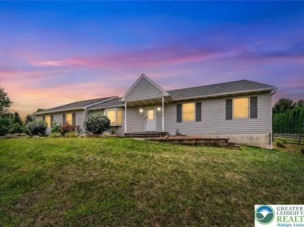 847 S Cottonwood Rd, Walnutport, PA 18088