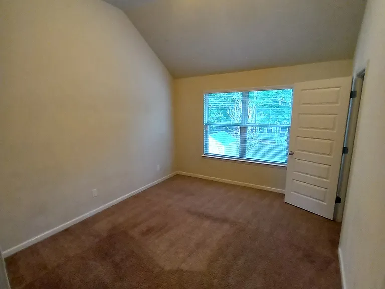609 Angel Oak Ln — Photo 12