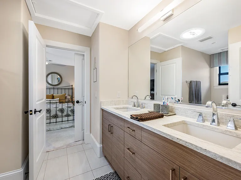 2343 Traditions Ct — Photo 32