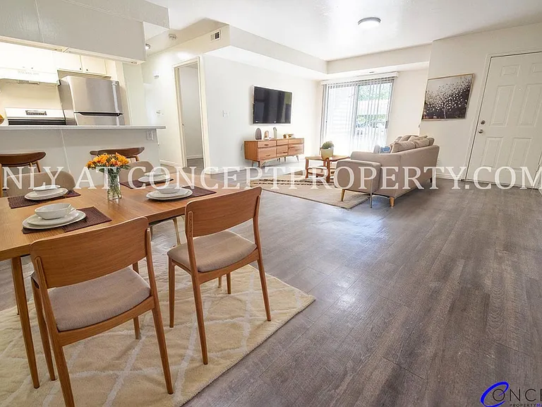 Bentwood — Photo 181