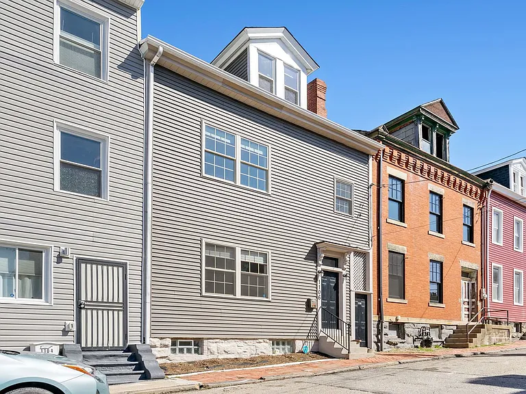 1106 Goettman St — Photo 2
