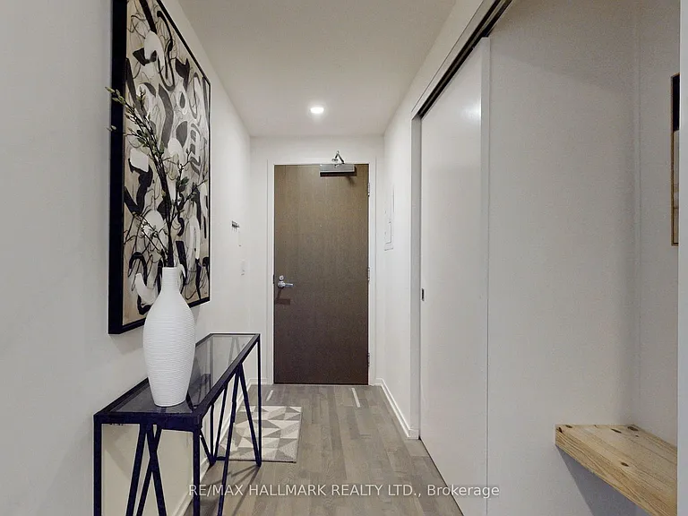 1 Bloor St E #520 — Photo 18