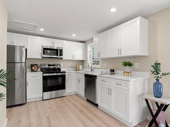 47 Roosevelt St, Revere, MA 02151