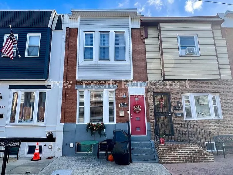 2441 S Philip St — Photo 17