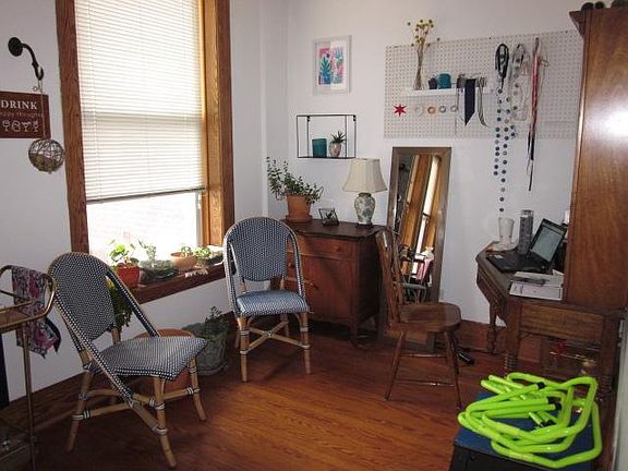 4th image of 653 W Aldine Ave