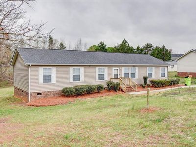 5476 Quarter Horse Trl, Gibsonville, NC, 27249