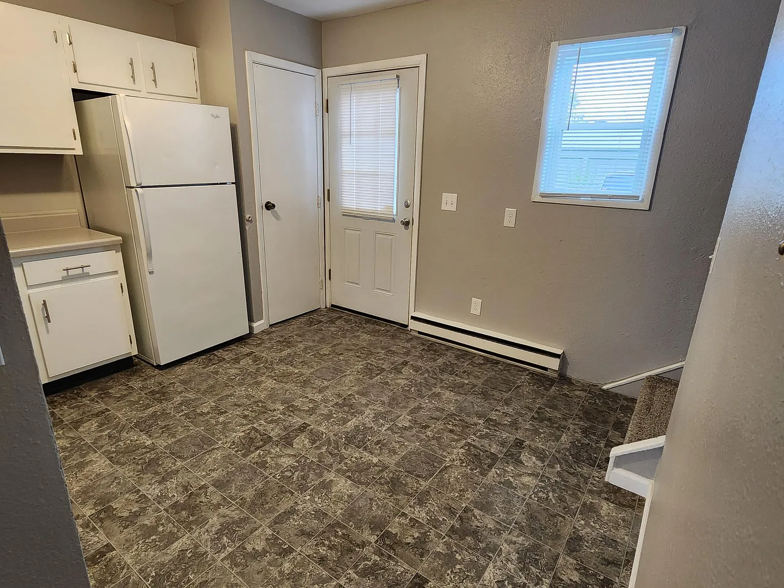 9430 M21 — Photo 2
