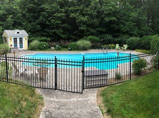 14 Ballou Rd, Hopedale, MA 01747