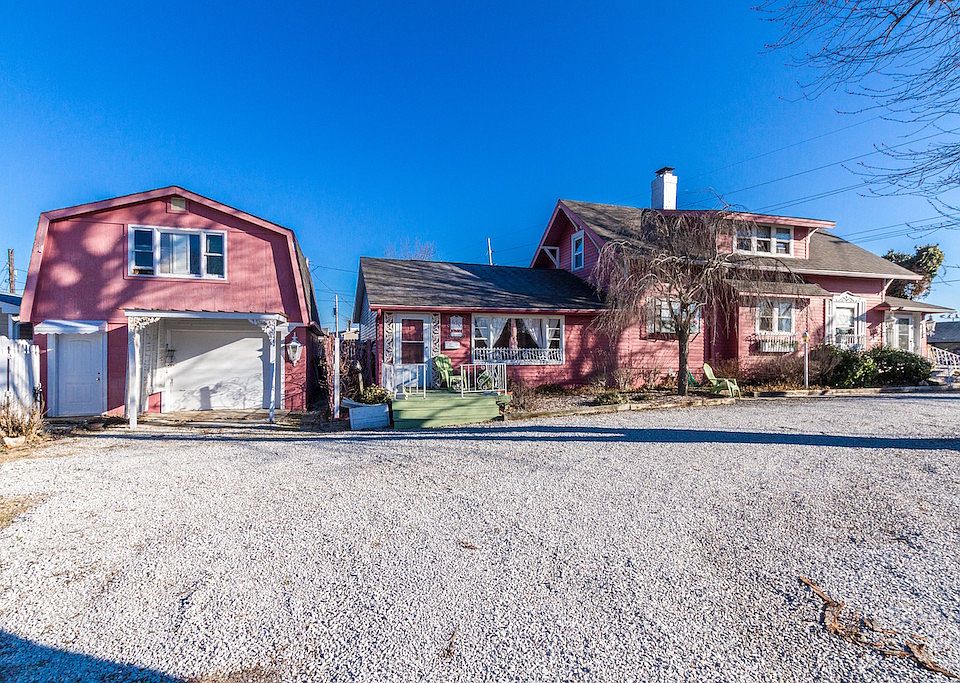 1st image of 670 Parkway St