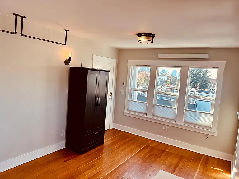 411 11th Ave E #305 — Photo 6