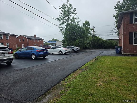 2nd image of 425 Joe McCarthy Dr