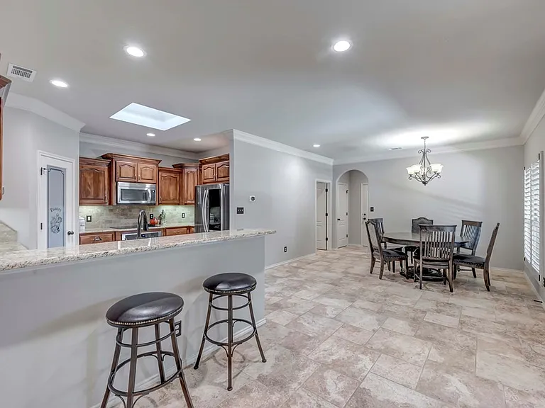4416 Guadalupe — Photo 13