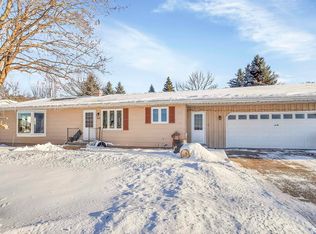 2058 Pershing Rd, New London, WI 54961