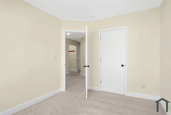 462 Beaumont St — Photo 21
