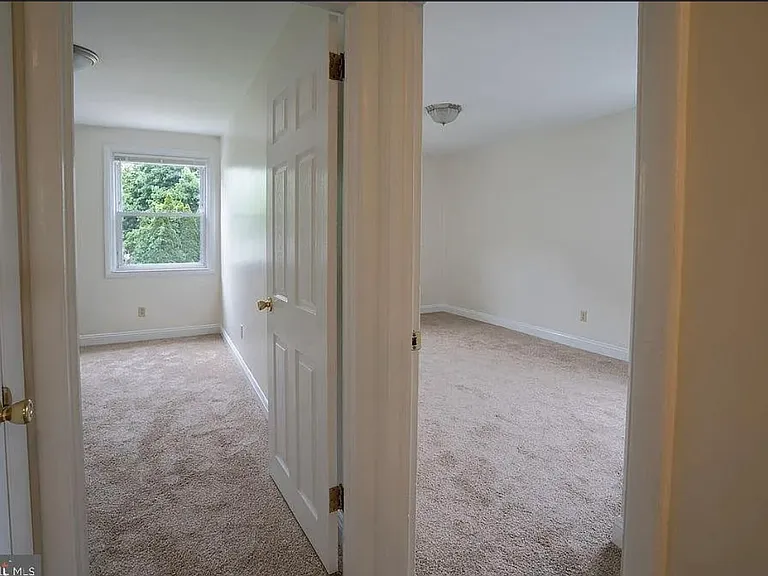 1975 Beyer Ave #1 — Photo 14