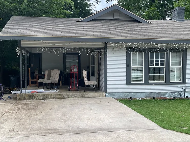 114 Claude Ave — Photo 1
