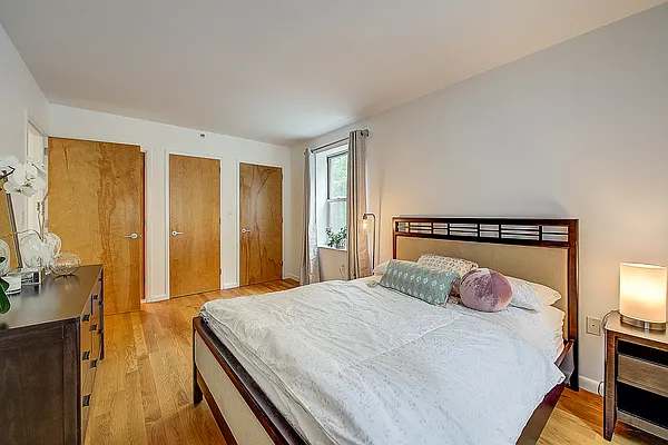 Sold by Redfin Real Estate | media 12
