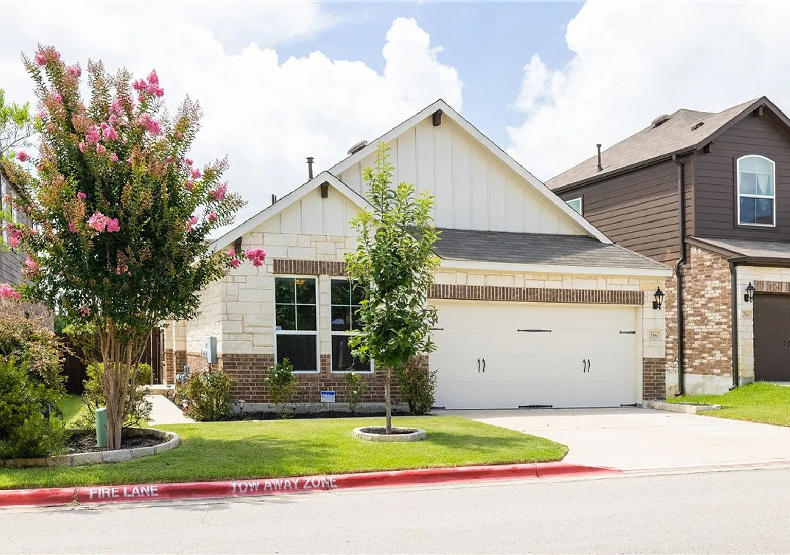 Mayfield Ranch 3 Bed / 2 Bath Single Story — Photo 1
