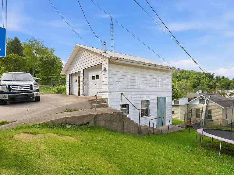 407 Simpson Ave — Photo 31