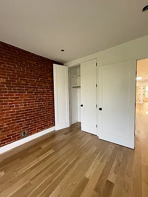 Rented by Safdie Realty Group | media 19