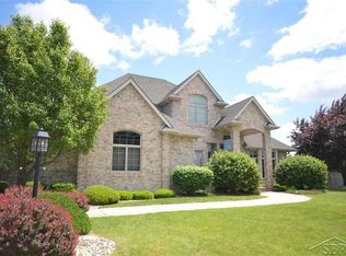 3757 Sundridge Pl, Saginaw, MI