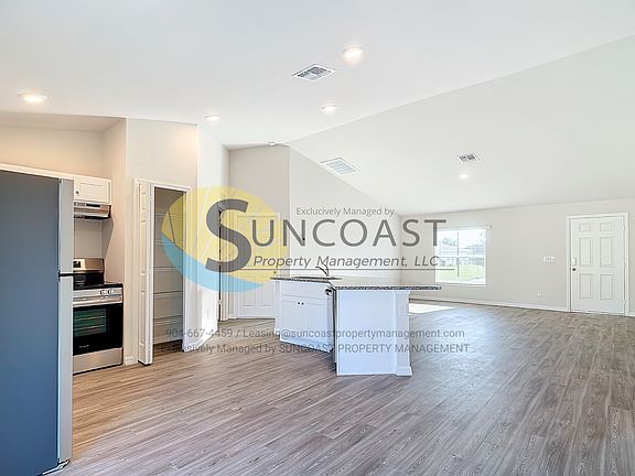 5th image of 4110 NE 20th Pl