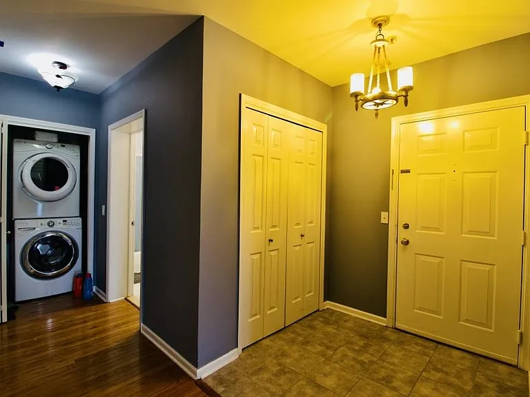 340 The Promenade — Photo 16