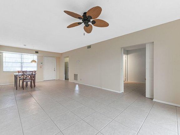 4th image of 138 Lake Constance Dr #138