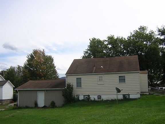 Nice size back yard!!