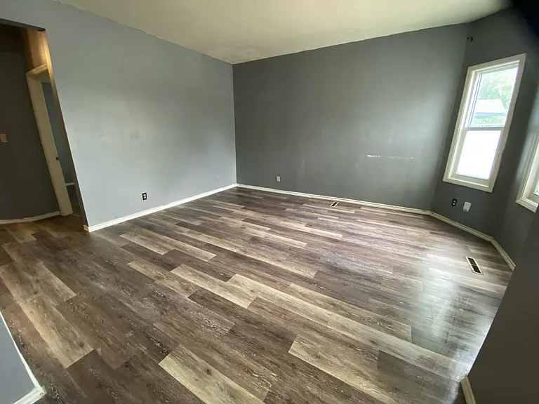 427 Wellington St E #1 — Photo 1
