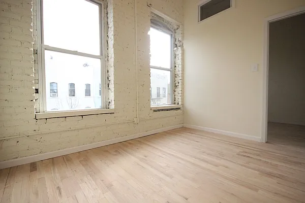 Rented by Nooklyn NYC LLC | media 45