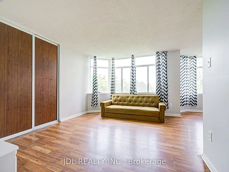 88 Alton Towers Cir #410 — Photo 22