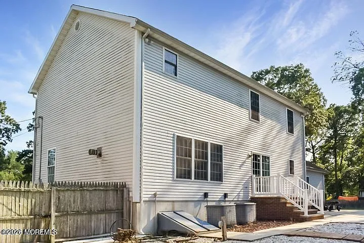 309 Holly Blvd — Photo 31