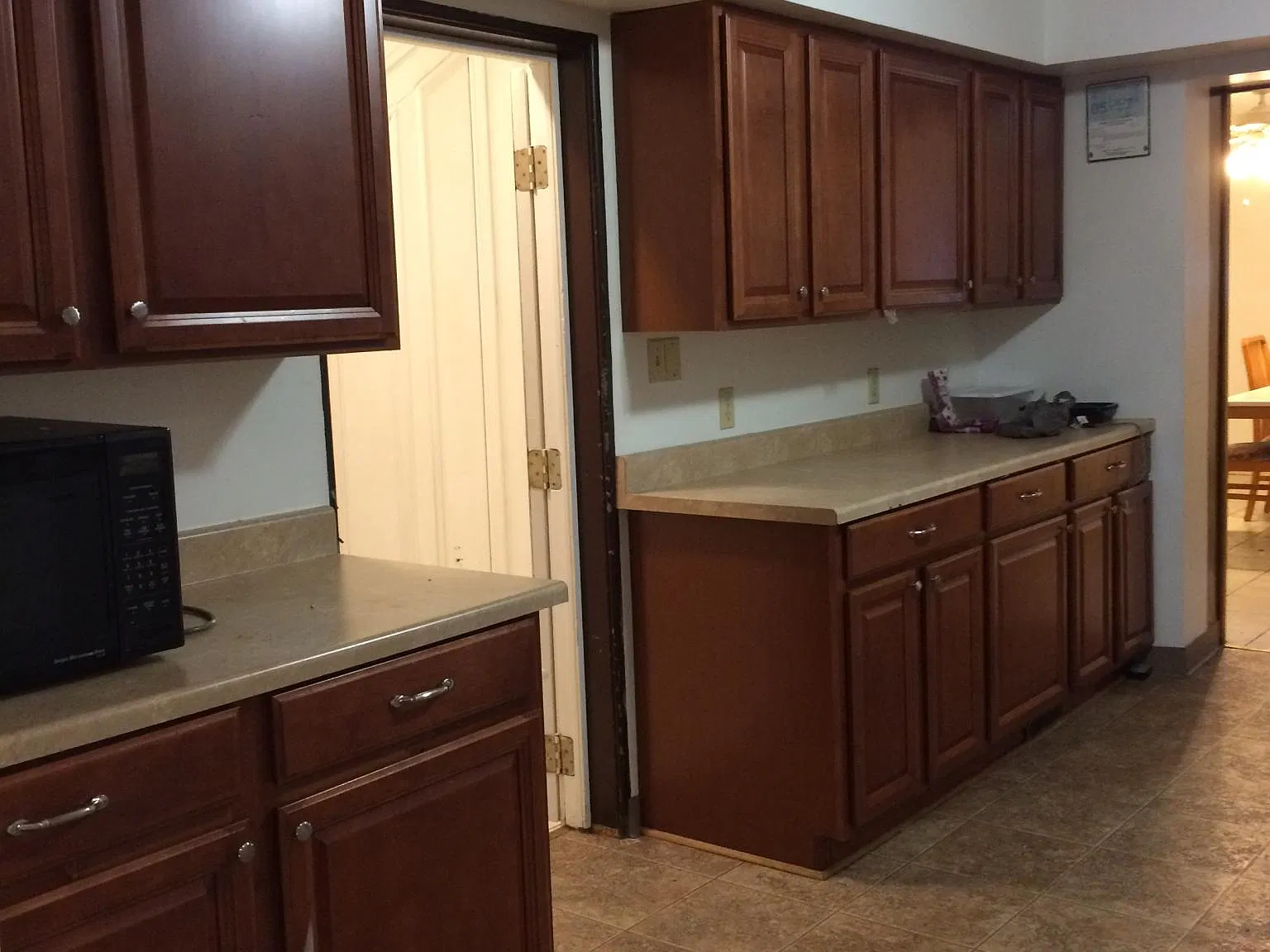 7 bed, 4000 sqft, $4,550 — Photo 2