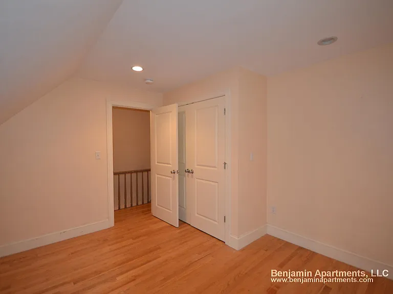 27 Lothrop St #5 — Photo 7