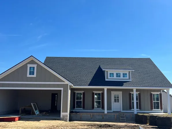 15 Edgewater Dr, Tifton, GA 31793