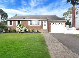 21 Clarissa Dr, Syosset, NY 11791