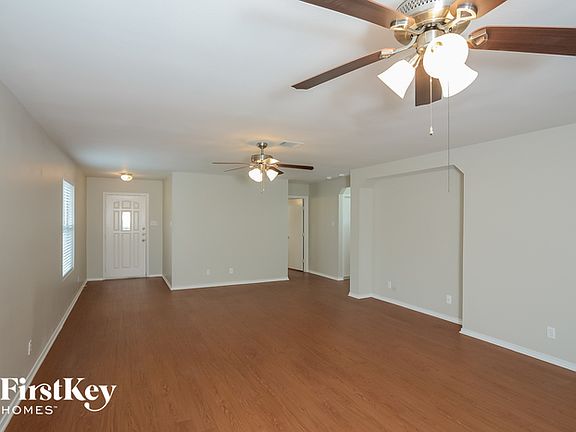 3rd image of 10822 Hillsdale Loop