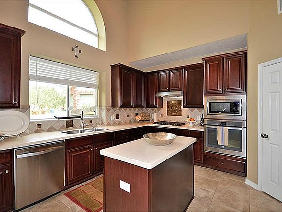 5th image of 321 Marina Oaks Ct